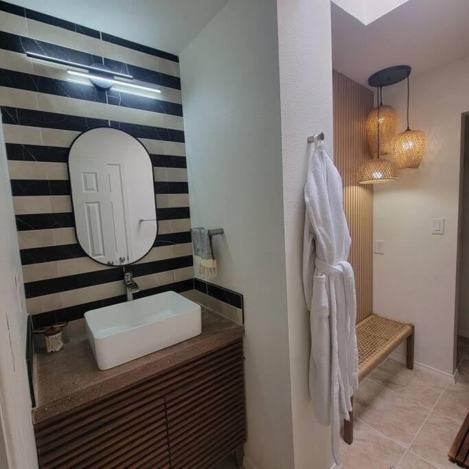The Ritz Spa Sanctuary Hot Tub/Patio/Fam/Pet Лас Крусес Екстериор снимка